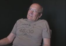 Dawniej było łatwiej prowadzić pasiekę, środowisko było przyjazne dla pszcz&oacute;ł - Jan Szysz - fragment relacji świadka historii [WIDEO]