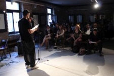 Slam poetycki, a po naszemu improwizacje lubelskich, nieznanych poet&oacute;w