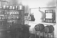 Dział Technologiczny w Laboratorium Doświadczalnym Zakładu Pszczelnictwa w Lublinie w 1942 roku