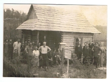 Trutowisko założone około 1935 roku w Dąbrowie Leśnej od strony Prawiednik – lubelscy pszczelarze około 1945 roku