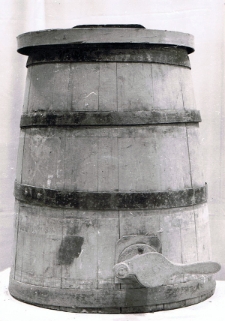 Klarownik do miodu z lat trzydziestych używany w pasiece Stanisława Jasińskiego do 1983 roku