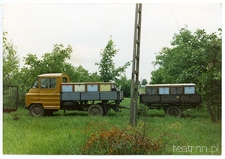 Samoch&oacute;d marki Żuk wykorzystywany do przewożenia uli w pasiece Edwarda Guza