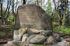 Pomnik poświęcony garncarzom urzędowskim