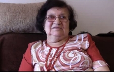 Kryj&oacute;wka Żyd&oacute;w w ogrodzie - Anna Zerynger - fragment relacji świadka historii [WIDEO]