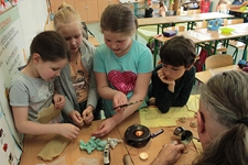 Warsztaty "Miód i nie tylko - produkty pracy pszczół i ich wykorzystanie na przestrzeni wieków" w Szkole Podstawowej nr 50 w Lublinie