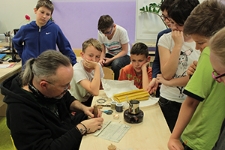 Warsztaty "Miód i nie tylko - produkty pracy pszczół i ich wykorzystanie na przestrzeni wieków" w Szkole Podstawowej im. Bolesława Chrobrego w Lublinie