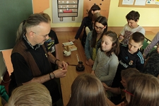 Warsztaty "Mi&oacute;d i nie tylko - produkty pracy pszcz&oacute;ł i ich wykorzystanie na przestrzeni wiek&oacute;w" w Szkole Podstawowej nr 40 w Lublinie