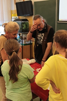 Warsztaty "Mi&oacute;d i nie tylko - produkty pracy pszcz&oacute;ł i ich wykorzystanie na przestrzeni wiek&oacute;w" w Szkole Podstawowej nr 44 w Lublinie