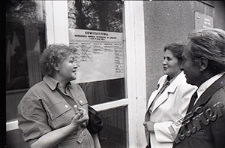 A conversation at the entrance of one of the municipal voting committees in Lublin