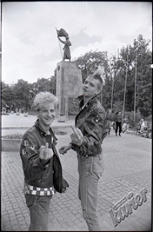 Punk-rockowcy Tatol i Roxi na Placu Litewskim w Lublinie