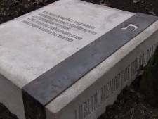 Odsłonięcie tablicy upamiętniającej miejsce egzekucji dzieci z ochronki
