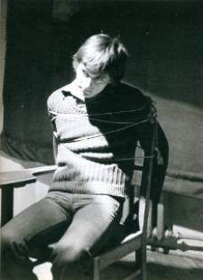 Ryszard Miłek w czasie spektaklu "Obłęd"