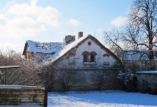 Boczna elewacja dworu w Eliz&oacute;wce