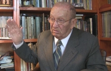 Ucieczka z pociągu, ukrywanie się i wojenna tułaczka - Morris Wajsbrot - fragment relacji świadka historii [WIDEO]