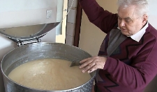 Zbudowałem urządzenie do kremowania miodu - J&oacute;zef Jasina - fragment relacji świadka historii [WIDEO]