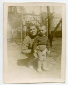 Andrzej Namiota z mamą