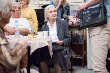 Helena Grzesik podczas prezentacji historii rodzinnej Etel Szyc pt. Nuchym - Parasolnik z Lublina