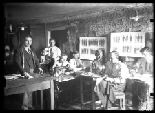 W zakładzie krawieckim